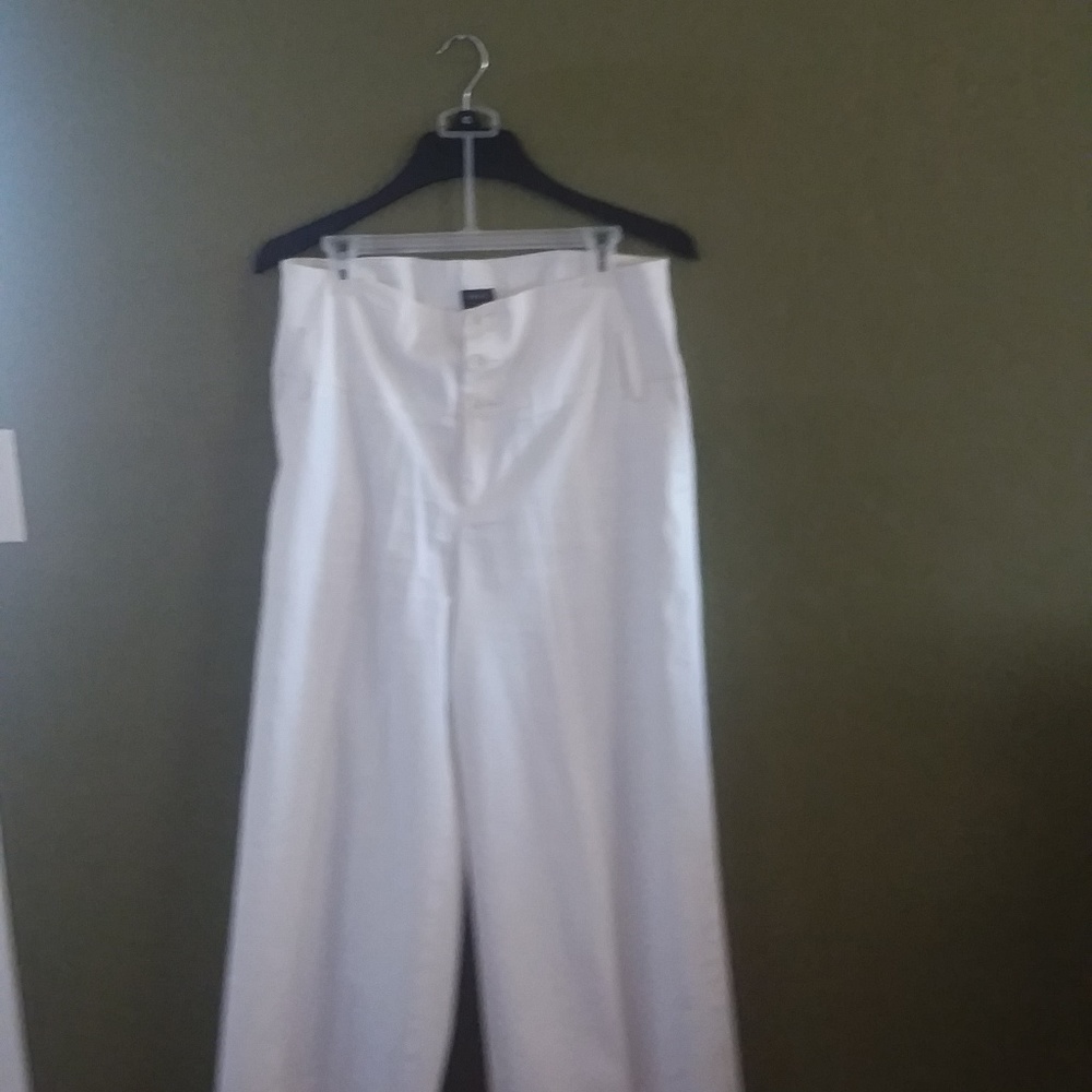 White Crop Pants Size 14
